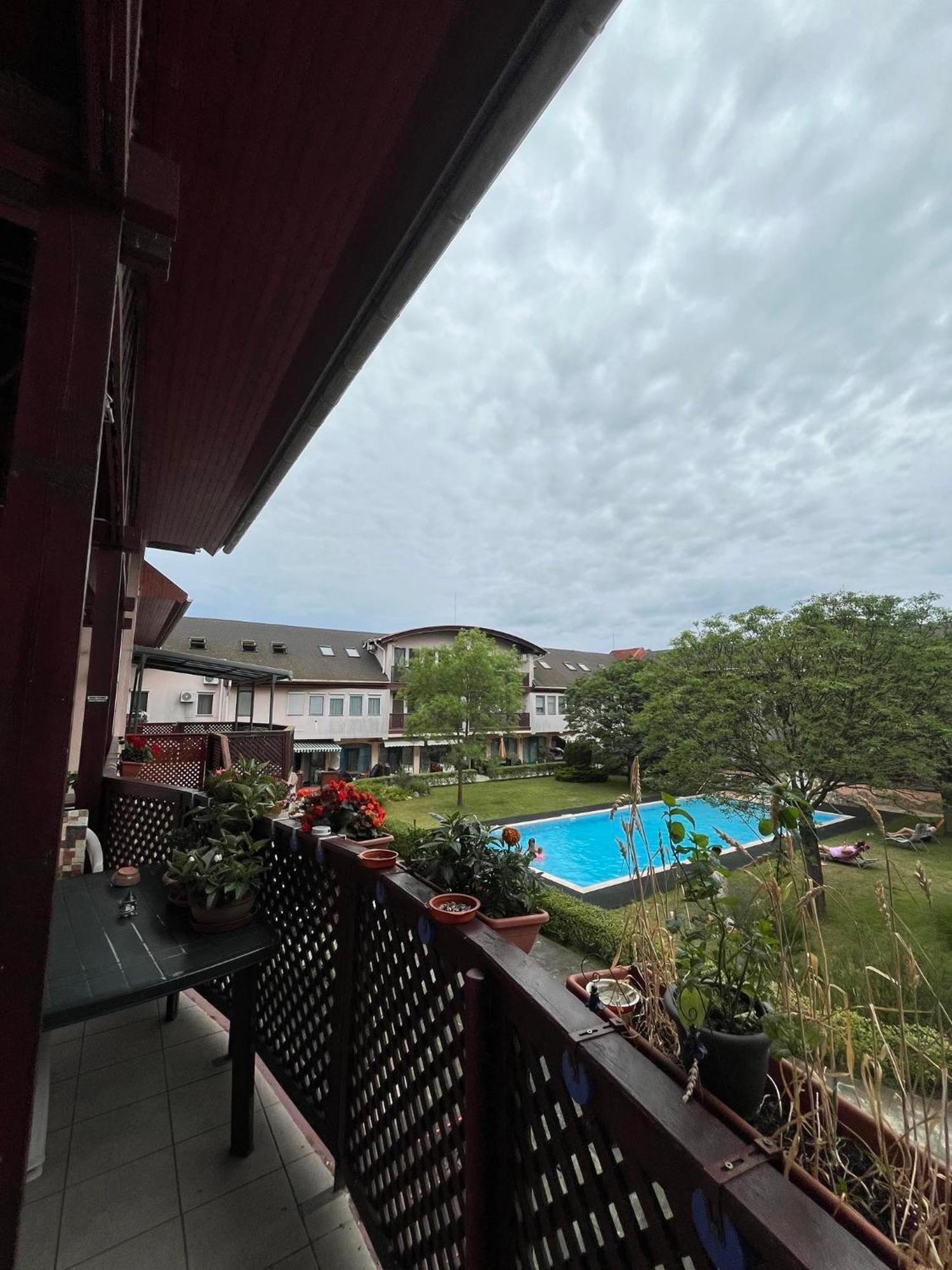 Dorina Apartman Apartment Balatonlelle Exterior photo